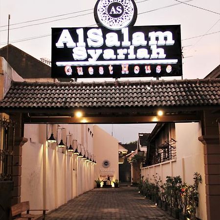 Alsalam Syariah Guesthouse Surakarta  Екстер'єр фото