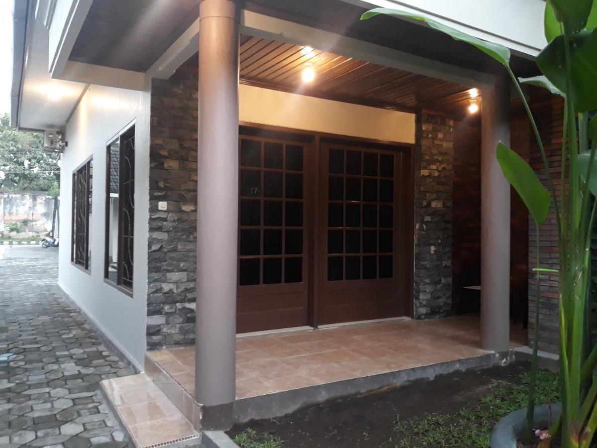 Alsalam Syariah Guesthouse Surakarta  Екстер'єр фото