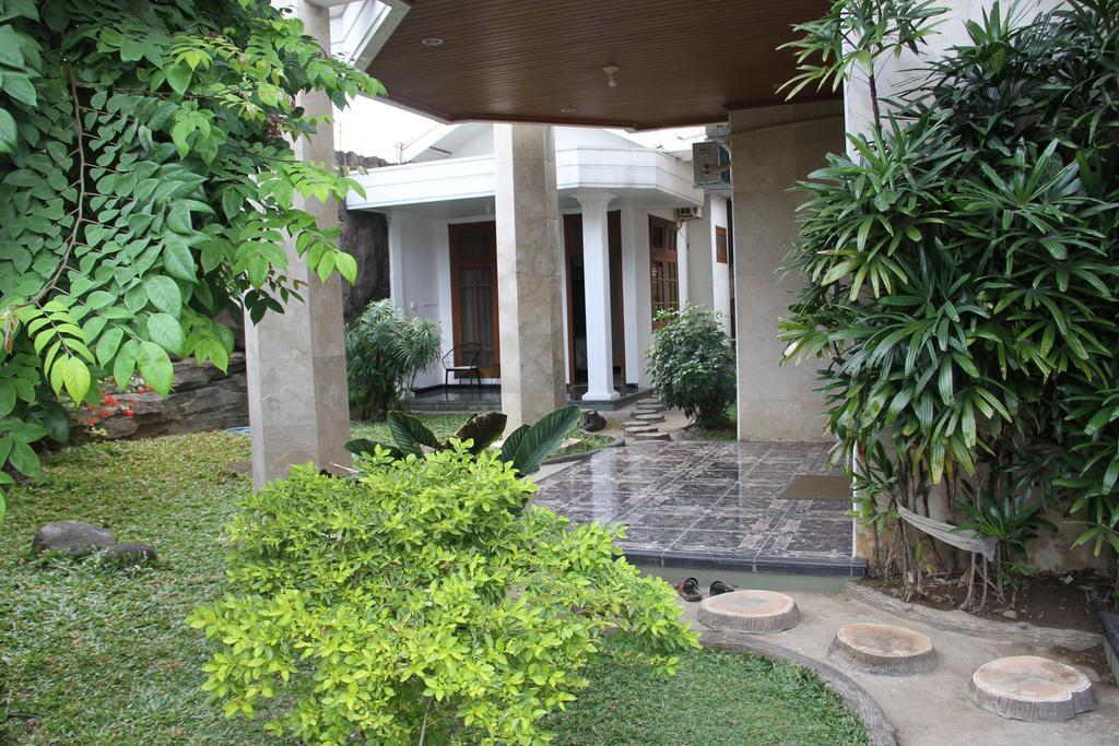Alsalam Syariah Guesthouse Surakarta  Екстер'єр фото