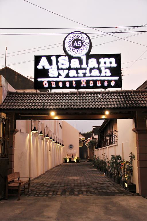 Alsalam Syariah Guesthouse Surakarta  Екстер'єр фото